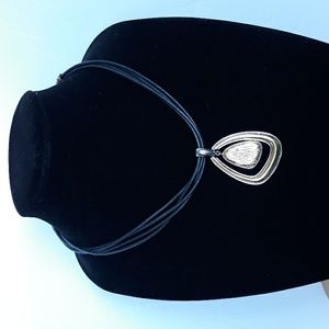 Leather Cords 18" black and pendant